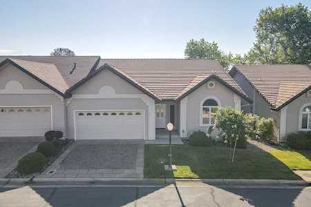 833 Cherryhill Trl Redding, CA 96003