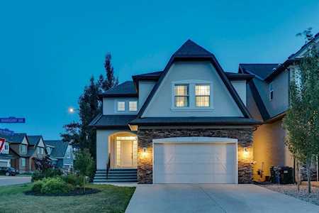 310 Mahogany Manor SE Calgary, AB T3M 1X4