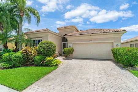 7040 Vivaldi Lane Delray Beach, FL 33446