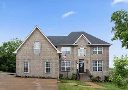 1002 Darwood Ct Hendersonville, TN 37075
