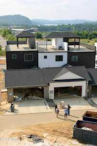 9827 Clingmans Dome Dr Knoxville, TN 37922