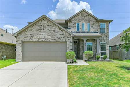 380 Kendall Crest Dr Alvin, TX 77511