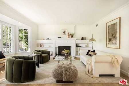 2252 Verde Oak Dr Los Angeles, CA 90068
