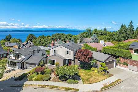 4240 W Montfort Place Seattle, WA 98199