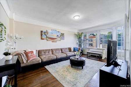31 W Pondfield Rd #68 Bronxville, NY 10708