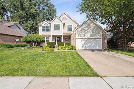 1773 Crestview Dr Canton Twp, MI 48188