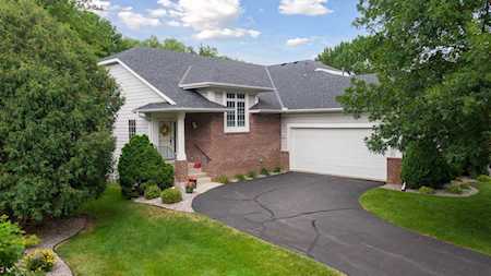 8805 Pointe Vista Drive Victoria, MN 55386