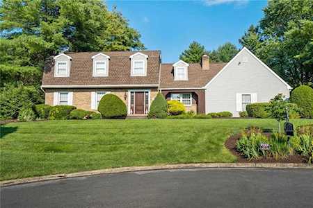 2285 Woodbarn Rd Macungie, PA 18062