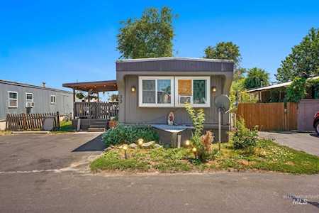 16572 N Grand Pine Way # 33 Nampa, ID 83651