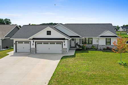 1257 Mountain Bay Dr Pulaski, Village of Pulaski, WI 54162-8989