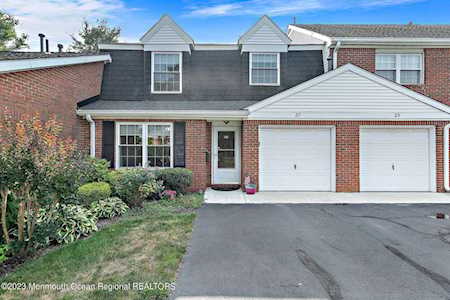 27 Magnolia Dr Spring Lake Heights, NJ 07762