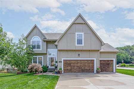 5901 NE Ruby Ln Lee's Summit, MO 64064