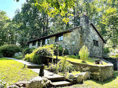 375 Springtown Rd New Paltz, NY 12561