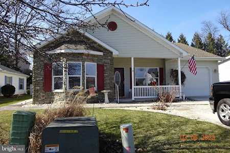 8 Lantern Ln Shippensburg, PA 17257