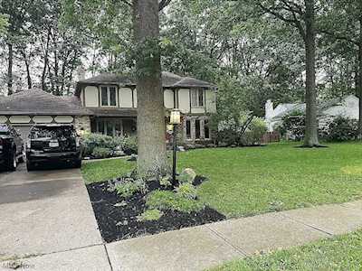 32312 Stoney Brook Dr Avon Lake, OH 44012