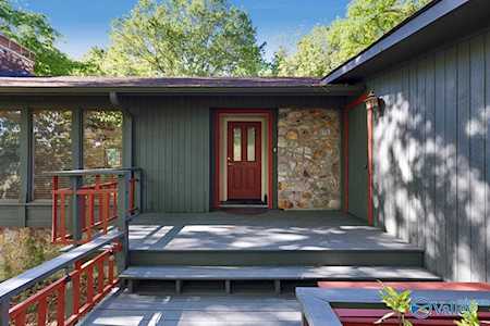 212 SE Bel Air Road Huntsville, AL 35802