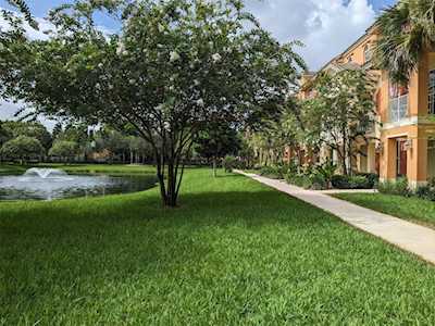 3930 Monarch Ln Coconut Creek, FL 33073