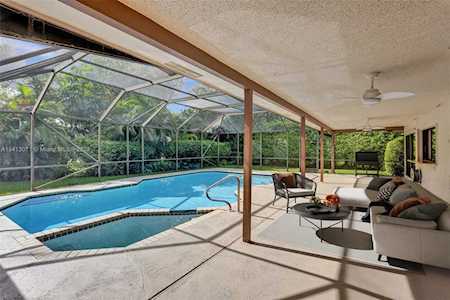 273 NW 95th Ter Coral Springs, FL 33071