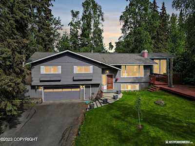 2505 Loussac Dr Anchorage, AK 99517
