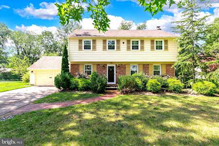 220 Southview Dr Cherry Hill, NJ 08034