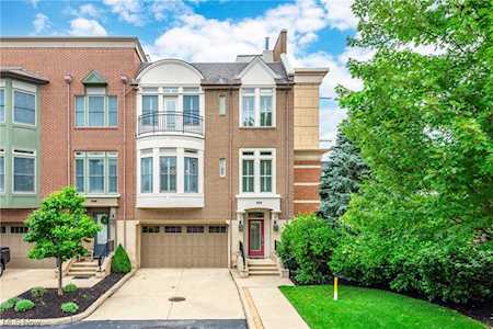302 Halstead Ln #42 Westlake, OH 44145