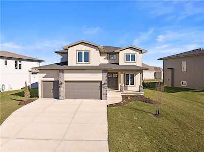 9261 Barth Rd Lenexa, KS 66227