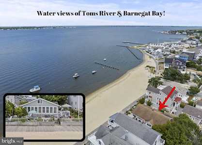 345 E Bayview Ave Ocean Gate, NJ 08740