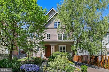4609 Chestnut St Bethesda, MD 20814