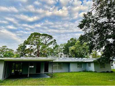 22121 E Lake LOOP Land O Lakes, FL 34639