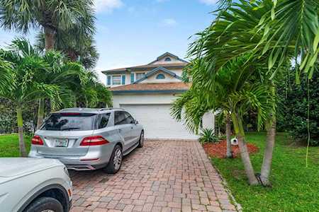 1075 Winding Rose Way West Palm Beach, FL 33415