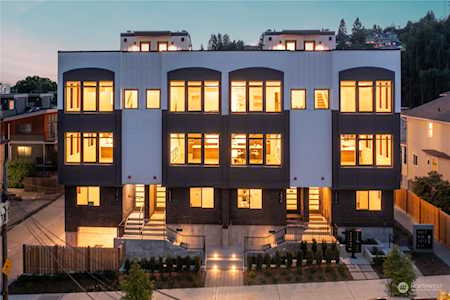 1021 A 6th Ave N Seattle, WA 98109