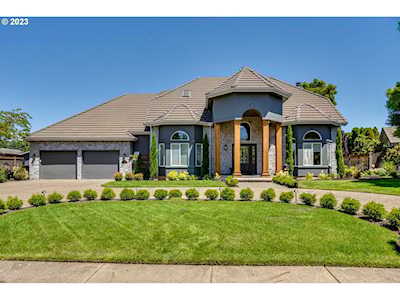 938 Mckenzie Crest DR Springfield, OR 97477