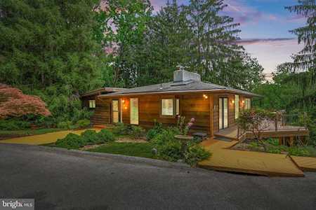 2 Mountain View Ln Phoenixville, PA 19460