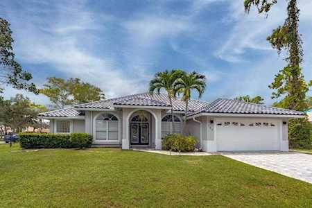 121 Cypress Cres Royal Palm Beach, FL 33411