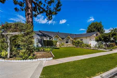562 S Breezy Way Orange, CA 92869
