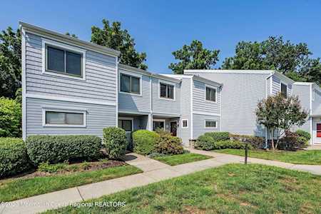 14 Joyce Ct Tinton Falls, NJ 07724