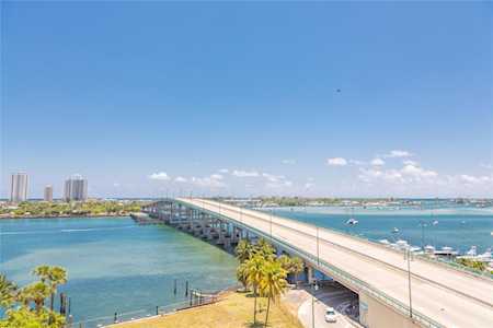 2640 Lake Shore Dr #1410 Riviera Beach, FL 33404