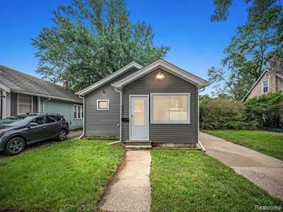 502 Ardmore Dr Ferndale, MI 48220