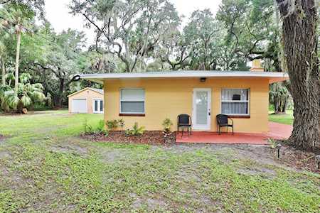 10765 W Beach PARKWAY Lake Wales, FL 33898