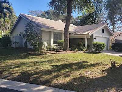 1521 Riverwood Lane Coral Springs, FL 33071