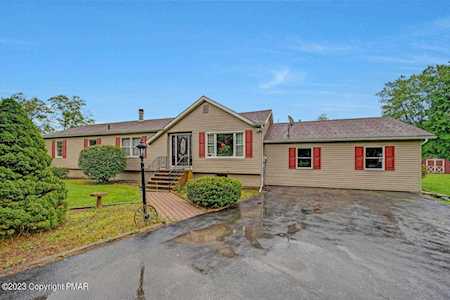 313 Steven Ct Brodheadsville, PA 18322