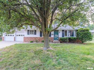 602 N Coolidge Ct West Peoria, IL 61604