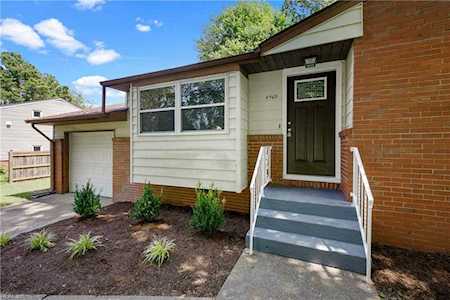 4965 Chaucer St Virginia Beach, VA 23462