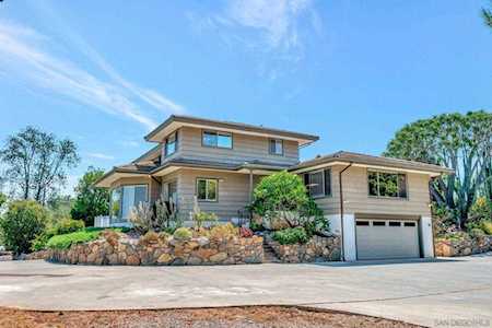 5160 Alzeda Dr La Mesa, CA 91941
