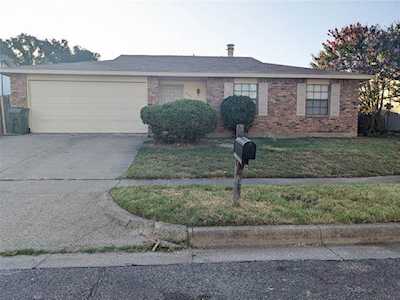 2619 Meadowview Drive Arlington, TX 76016