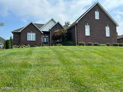 2306 Monticello Dr Maryville, TN 37803