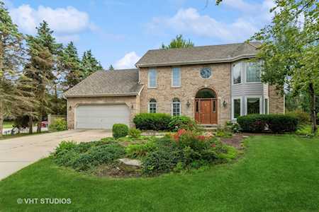 1523 Greenlake Dr Aurora, IL 60502