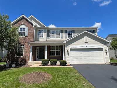 3020 Secretariat Ln Montgomery, IL 60538