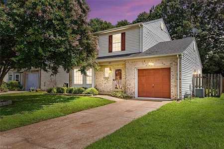 57 Kincaid Ln Hampton, VA 23666