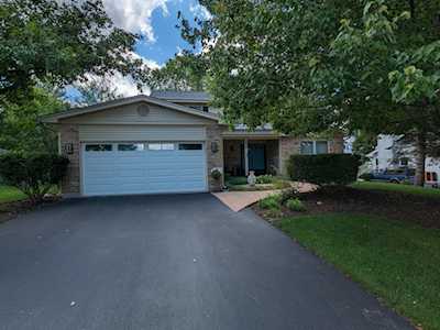 530 Eagle Ridge Ln Algonquin, IL 60102